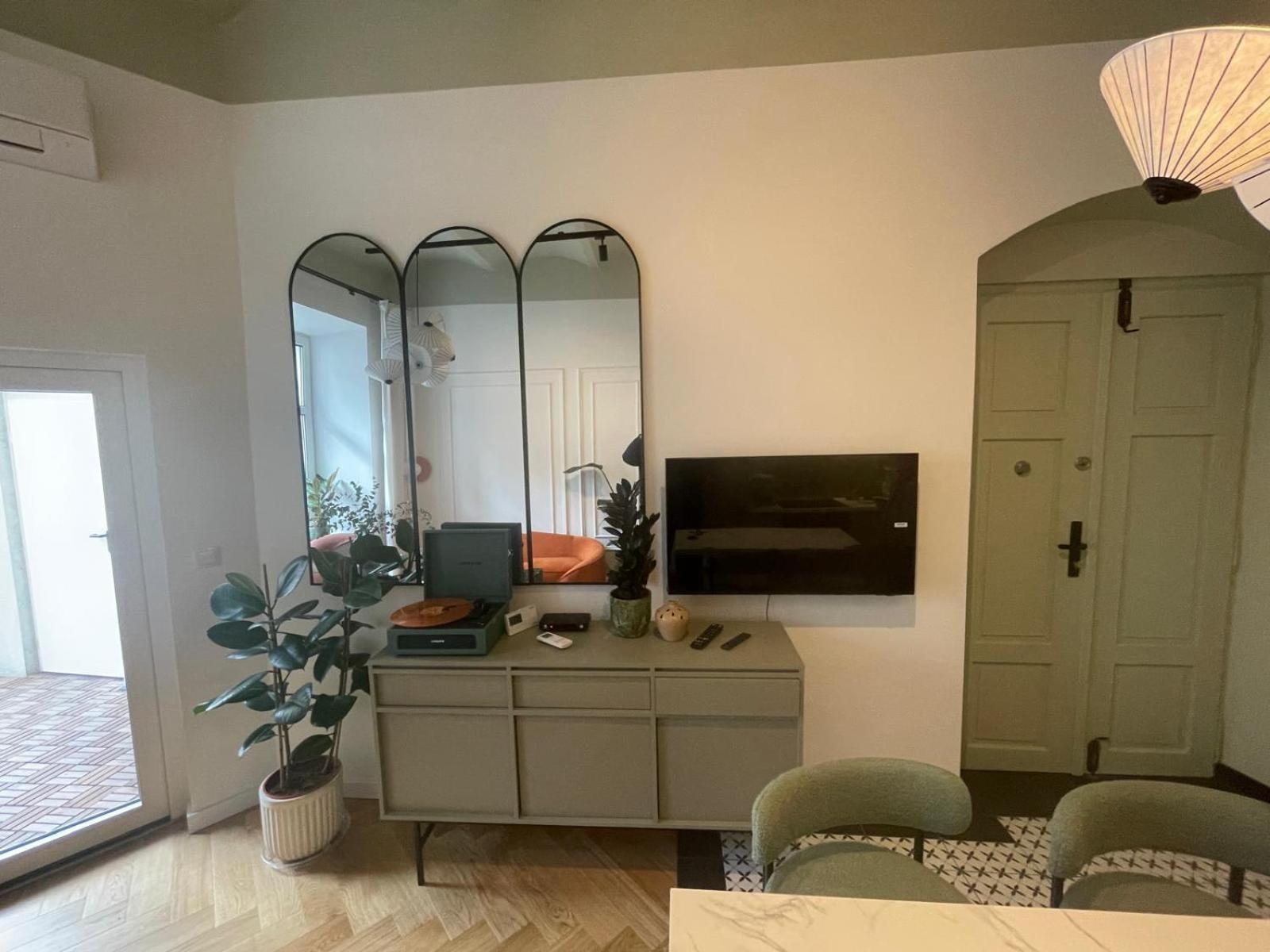 Modern Delux Apartment! - Air Conditioning *